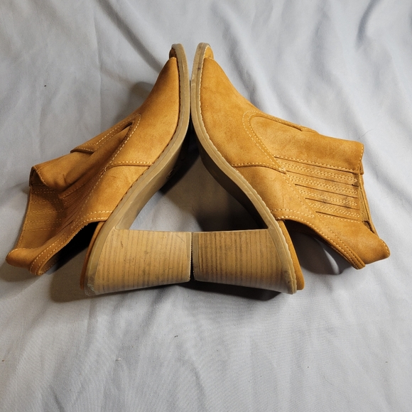 Maurice women's faux suede tan leather booties - Picture 5 of 15